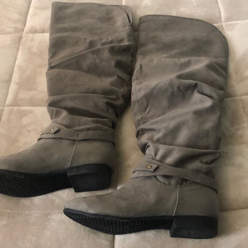 Women's Suede Over the Knee-High Boots - Gray